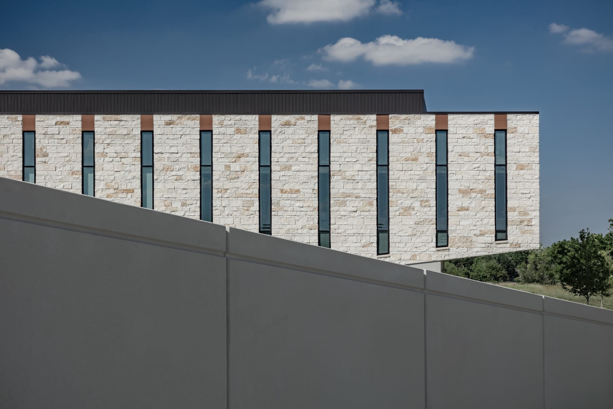 Exterior of Rolling Hills Elementary